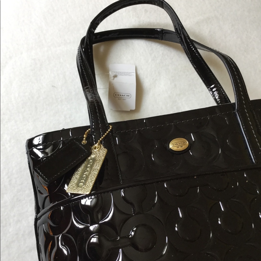 Coach Paten Leather Shoulder Handbag 👜